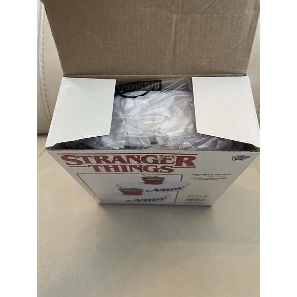 Stranger Things Scoops Ahoy Hat Beverage Boats inflatable Floating Holders - Picture 4 of 4